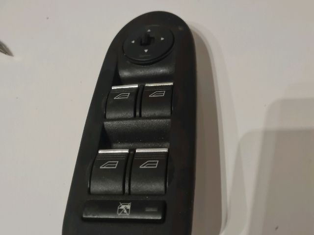 bontott FORD FOCUS C-MAX I Ablakemelő Kapcsoló Négyes / Kettes
