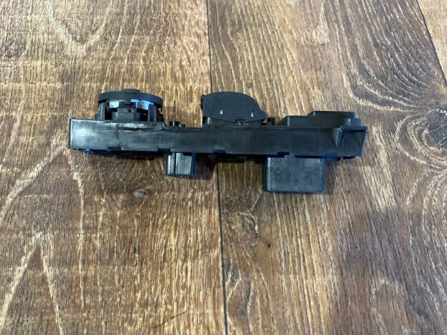 bontott FORD FOCUS C-MAX I Ablakemelő Kapcsoló Négyes / Kettes