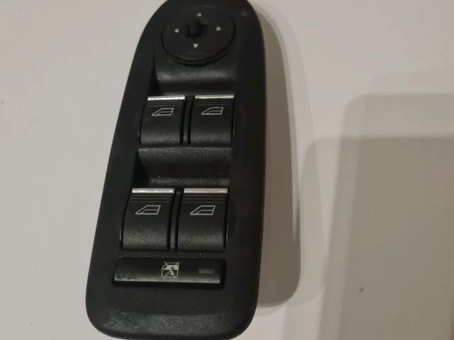 bontott FORD FOCUS C-MAX I Ablakemelő Kapcsoló Négyes / Kettes
