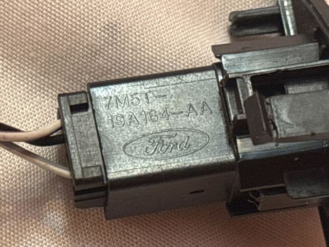 bontott FORD FOCUS C-MAX I AUX Csatlakozó