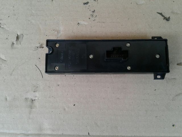 bontott FORD FOCUS C-MAX I Bal első Ablakemelő Kapcsoló