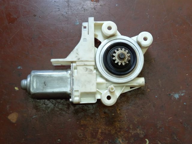 bontott FORD FOCUS C-MAX I Bal első Ablakemelő Motor