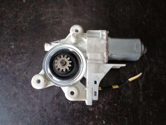 bontott FORD FOCUS C-MAX I Bal első Ablakemelő Motor