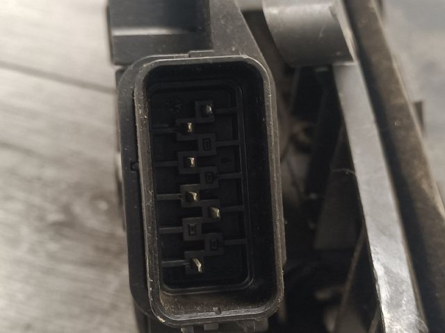 bontott FORD FOCUS C-MAX I Bal első Ajtózár