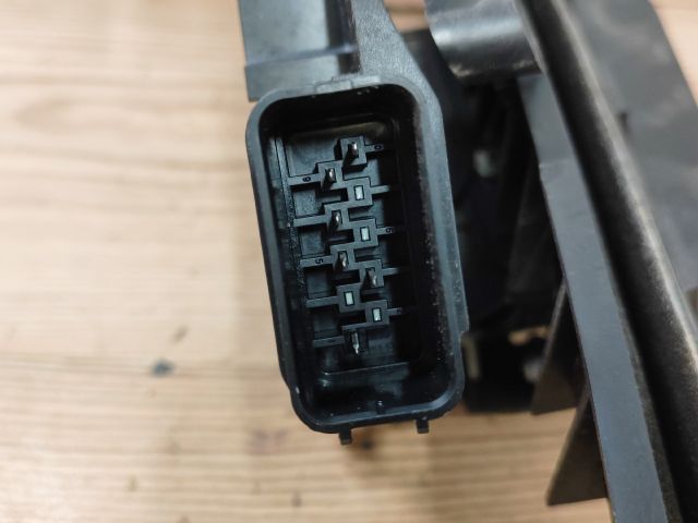 bontott FORD FOCUS C-MAX I Bal első Ajtózár