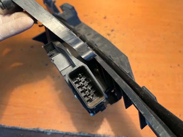 bontott FORD FOCUS C-MAX I Bal első Ajtózár