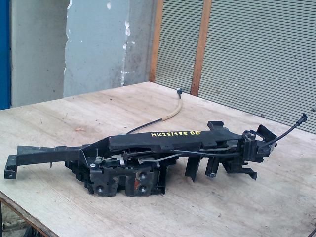 bontott FORD FOCUS C-MAX I Bal első Ajtózár