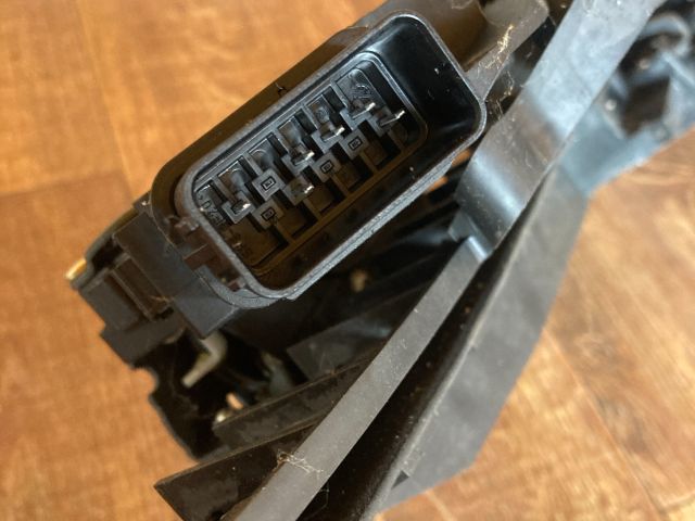 bontott FORD FOCUS C-MAX I Bal első Ajtózár