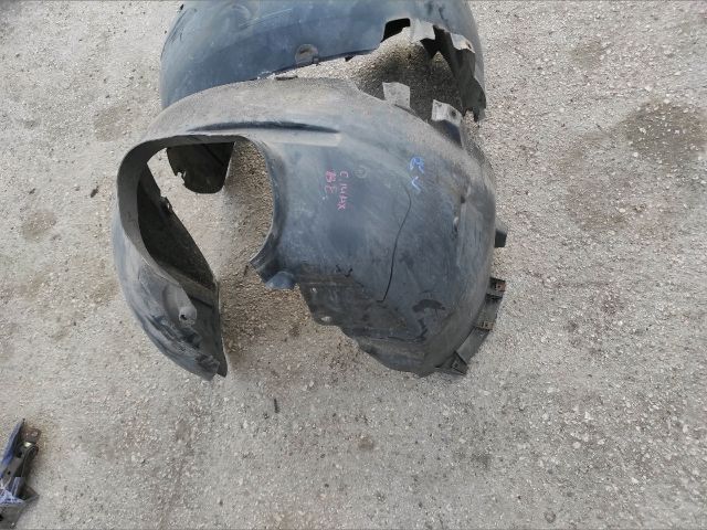 bontott FORD FOCUS C-MAX I Bal első Dobbetét (Kerékjárati, Műanyag)