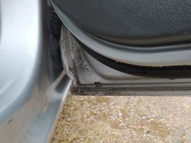 bontott FORD FOCUS C-MAX I Bal első Dobbetét (Kerékjárati, Műanyag)