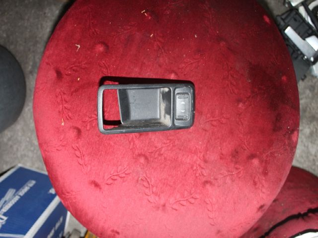 bontott FORD FOCUS C-MAX I Bal hátsó Ablakemelő Kapcsoló