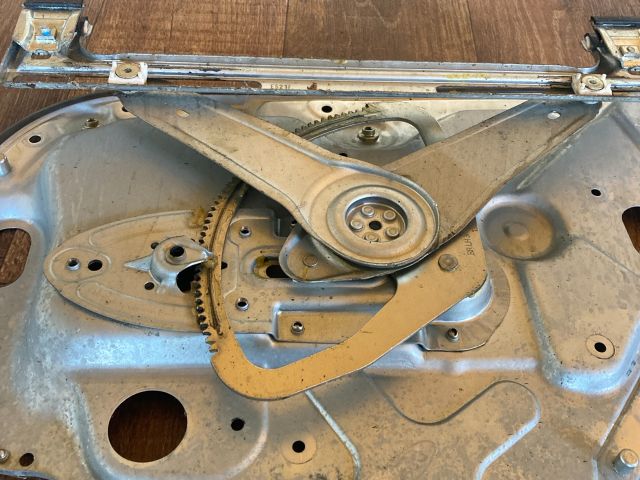 bontott FORD FOCUS C-MAX I Bal hátsó Ablakemelő Szerkezet (Elektromos)