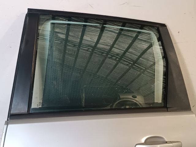 bontott FORD FOCUS C-MAX I Bal hátsó Ajtó (Részeivel)