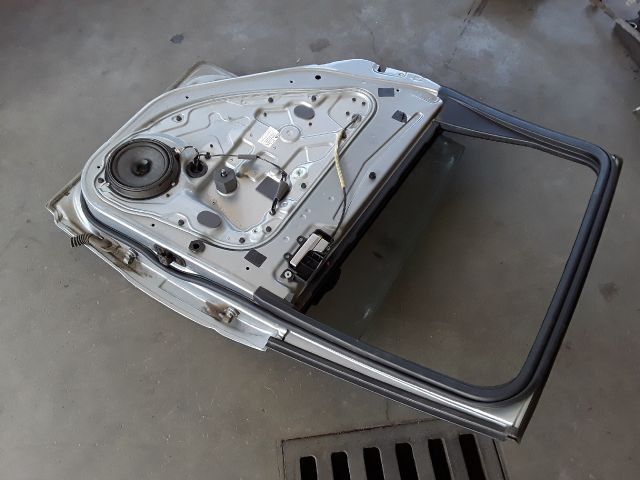 bontott FORD FOCUS C-MAX I Bal hátsó Ajtó (Üres lemez)