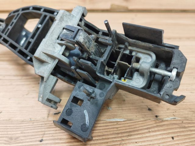 bontott FORD FOCUS C-MAX I Bal hátsó Külső Kilincs