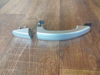 bontott FORD FOCUS C-MAX I Bal hátsó Külső Kilincs