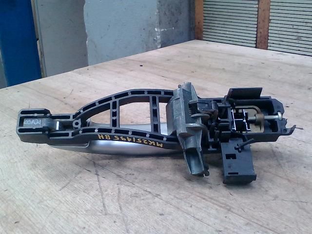 bontott FORD FOCUS C-MAX I Bal hátsó Külső Kilincs