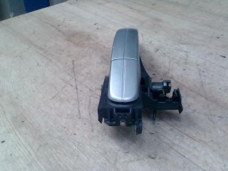 bontott FORD FOCUS C-MAX I Bal hátsó Külső Kilincs