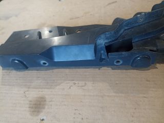 bontott FORD FOCUS C-MAX I Bal Sárvédő Csavar Burkolat