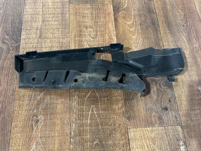 bontott FORD FOCUS C-MAX I Bal Sárvédő Csavar Burkolat