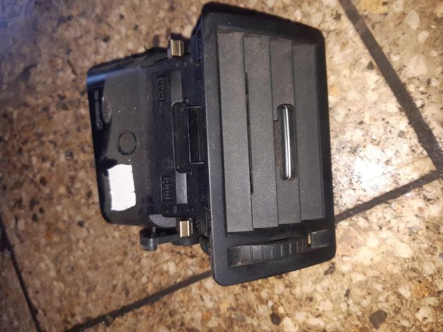 bontott FORD FOCUS C-MAX I Bal Szellőző