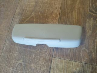 bontott FORD FOCUS C-MAX I Bal Szemüvegtartó