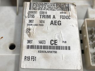 bontott FORD FOCUS C-MAX I Biztosítéktábla Doboz