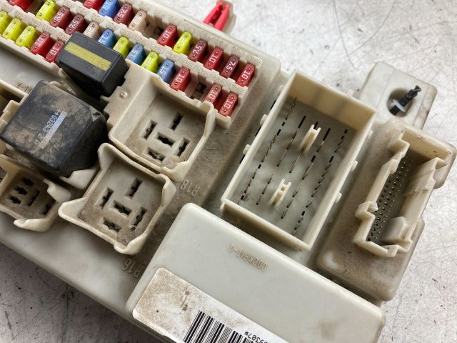 bontott FORD FOCUS C-MAX I Biztosítéktábla Doboz