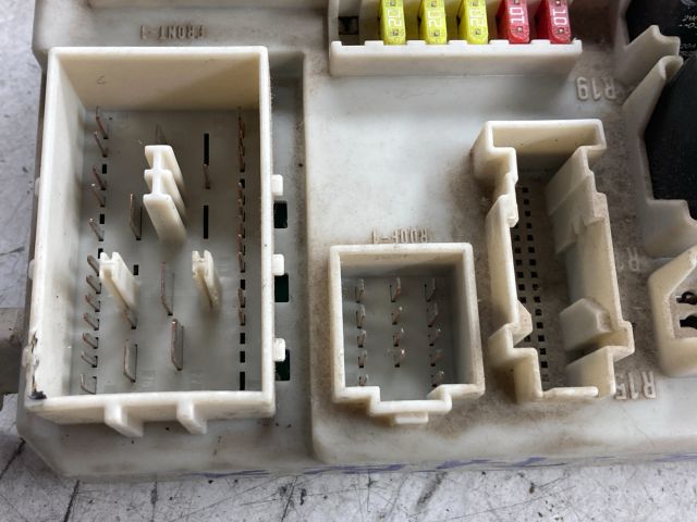 bontott FORD FOCUS C-MAX I Biztosítéktábla Doboz