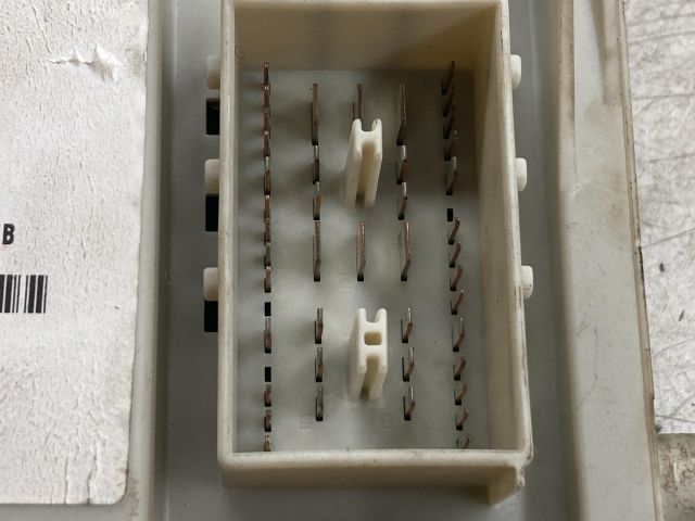 bontott FORD FOCUS C-MAX I Biztosítéktábla Doboz