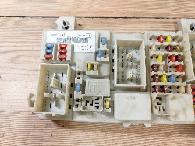 bontott FORD FOCUS C-MAX I Biztosítéktábla Utastér