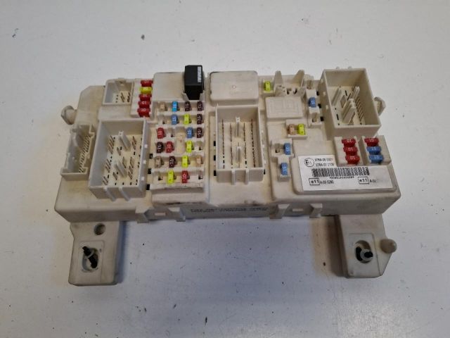 bontott FORD FOCUS C-MAX I Biztosítéktábla Utastér