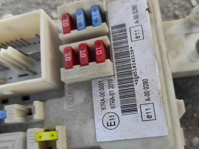 bontott FORD FOCUS C-MAX I Biztosítéktábla Utastér