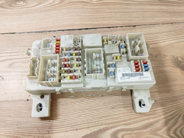 bontott FORD FOCUS C-MAX I Biztosítéktábla Utastér