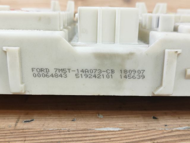 bontott FORD FOCUS C-MAX I Biztosítéktábla Utastér