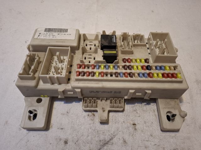 bontott FORD FOCUS C-MAX I Biztosítéktábla Utastér