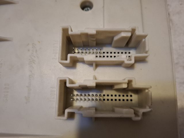 bontott FORD FOCUS C-MAX I Biztosítéktábla Utastér