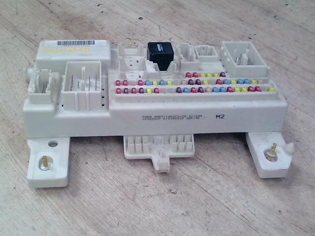 bontott FORD FOCUS C-MAX I Biztosítéktábla Utastér