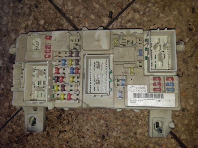 bontott FORD FOCUS C-MAX I Biztosítéktábla Utastér