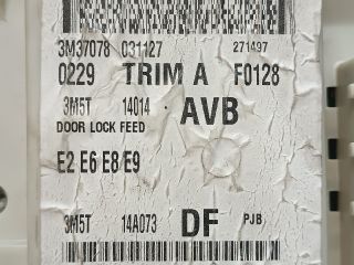 bontott FORD FOCUS C-MAX I Biztosítéktábla Utastér