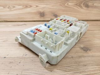 bontott FORD FOCUS C-MAX I Biztosítéktábla Utastér