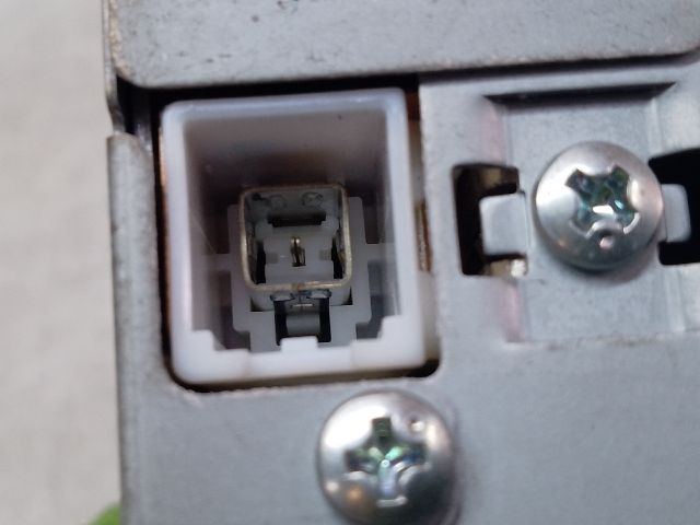 bontott FORD FOCUS C-MAX I CD / DVD Tár