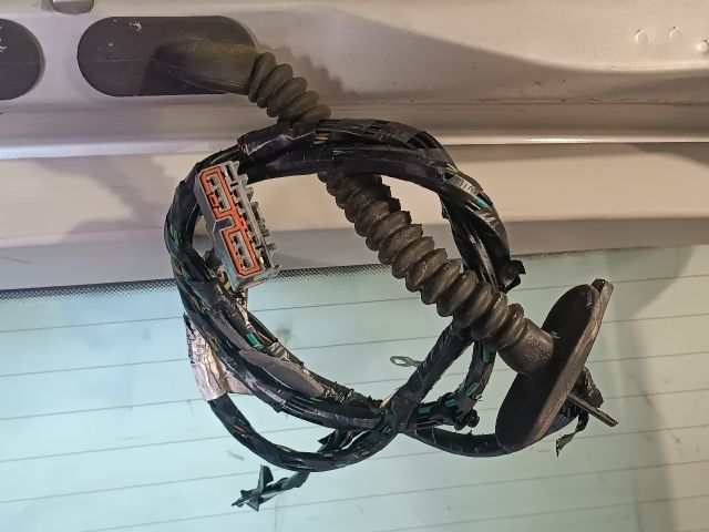 bontott FORD FOCUS C-MAX I Csomagtérajtó (Részeivel)