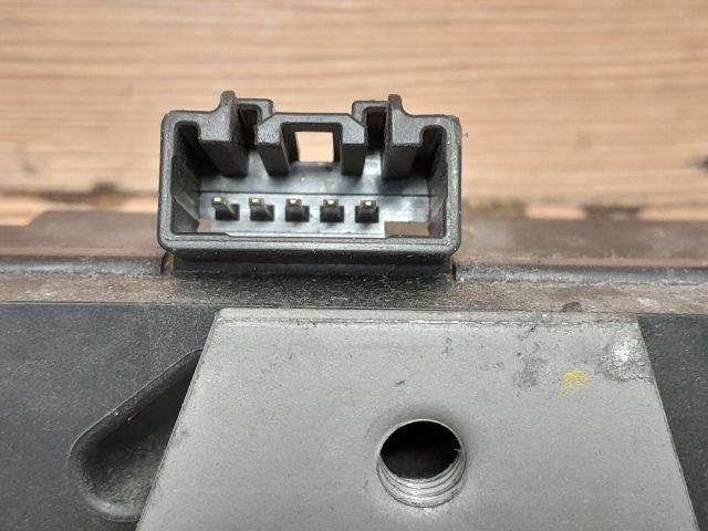 bontott FORD FOCUS C-MAX I Csomagtérajtó Zárszerkezet