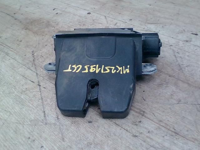 bontott FORD FOCUS C-MAX I Csomagtérajtó Zárszerkezet