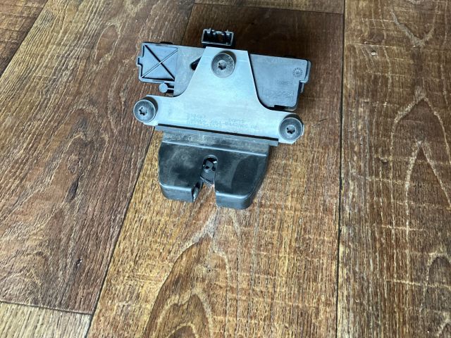 bontott FORD FOCUS C-MAX I Csomagtérajtó Zárszerkezet