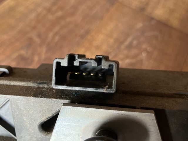 bontott FORD FOCUS C-MAX I Csomagtérajtó Zárszerkezet