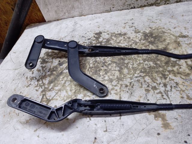 bontott FORD FOCUS C-MAX I Első Ablaktörlő Kar