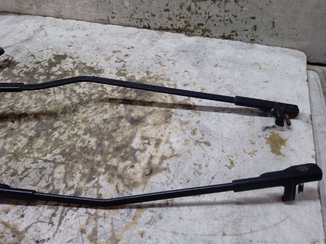 bontott FORD FOCUS C-MAX I Első Ablaktörlő Kar