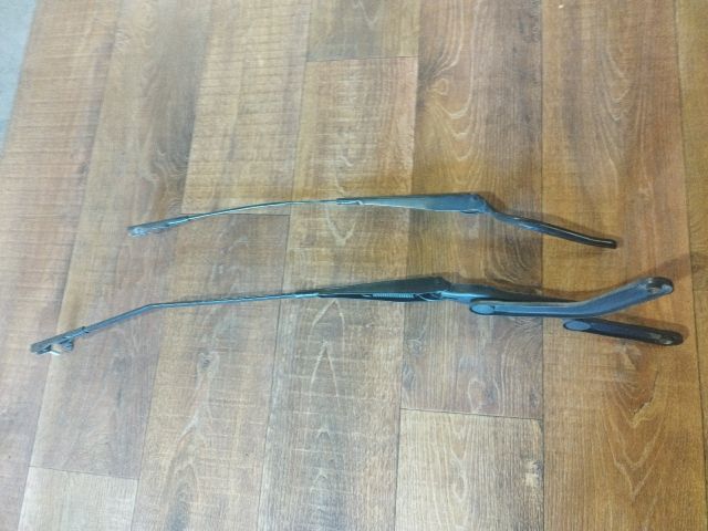 bontott FORD FOCUS C-MAX I Első Ablaktörlő Kar